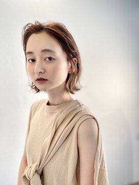 コハクビューティ(COHAKU beauty) オールバックで魅せる『外ハネボブ』【イメチェン】
