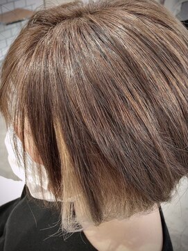 ヴィヴァン(Vivant) 艶ボブ(インナーカラーを添えて)