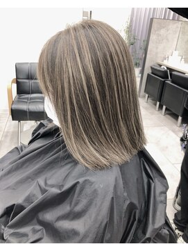 ジゼル(GiseL) 【GiseL】白髪ぼかしハイライト/ダブルカラー/ケアブリーチ