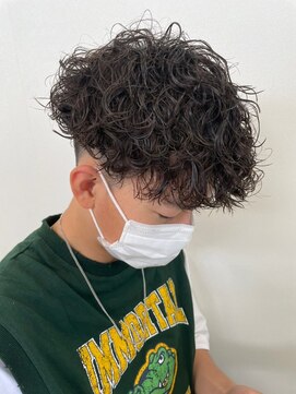 ウェイビーエフティフィフス 横浜西口(WAVEY ft.fifth) 波巻きスパイラルツイストスパイラルパーマツーブロックマッシュ