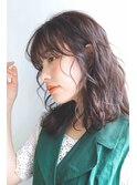 上品な甘さ、レディなゆるウェーブヘア