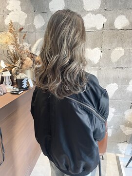 ソワ 四日市(soie) 【soie/shiho】アッシュグレージュ/ハイライト