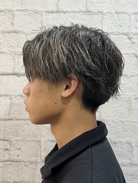 グレイスフル バーバープラチナム 六本木店(Graceful Barber platinum) メンズ／センターパート／ツーブロック／刈り上げ