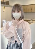 グレージュ切りっぱなしボブ前髪ありミニボブミルクティベージュ
