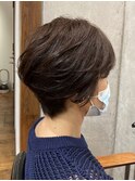 横顔も綺麗に見える♪ショートヘアスタイル