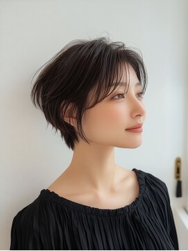 ショートボブ_クラゲヘアー顔周りレイヤーカットココアベージュ