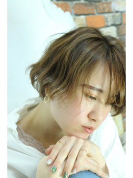 ヌードカラー(NUDE COLOR) 「 NUDE COLOR 」フェザーボブ