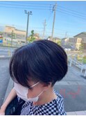 ナチュラルな白髪ぼかしショートボブ/ハンサムショート/小顔