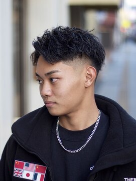 キングスマントーキョー 立川店(KINGSMAN TOKYO) 【ツイストスパイラルサイドパートパーマ】