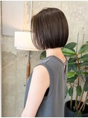 オリーブベージュ×切りっぱなし丸みボブ