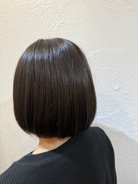 タエビスアリッサム(Taebis Alyssum) 前下がりボブ