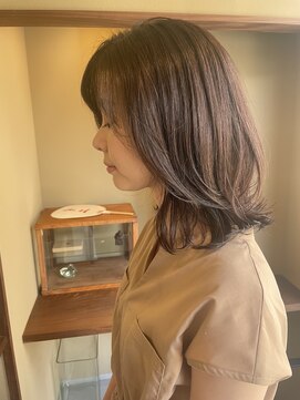 イニ(ini) 伊達　伸ばしかけも楽しく、レイヤーボブ◎