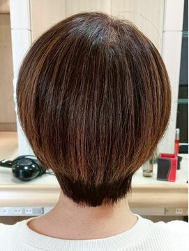ヘアークリアー 春日部 ミセス 首元すっきり丸みショートボブスタイル 美シルエット