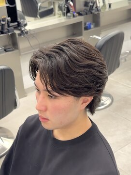 グルーマーズトウキョウ(GROOMER/S TOKYO) ラフカール　フェード　海外風　センターパート　かきあげ