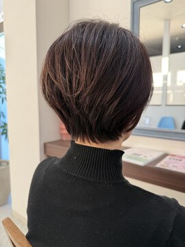 エミュ(emu.) 大人くびれショート&ナチュラル白髪ぼかし