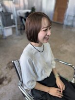 COM【コム】 切りっぱなしボブ