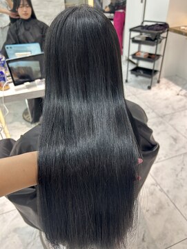 ロンドルピナス 小倉(Lond Lupinus) 縮毛矯正/ワンホンレイヤー/ミルクティーブランド/ダークブルー