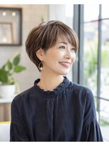 バグズ(Baguz) 50代60代大人上品ひし形ショートボブ小顔若見えスタイル