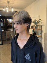 メール(mer)&nbsp;ハイトーンエンドカラー×センターパートウルフ