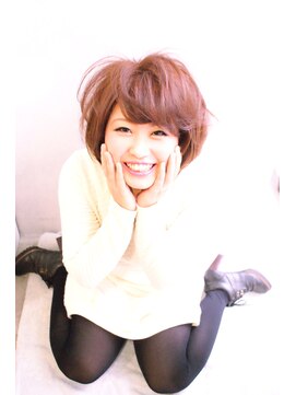 フルーヴ(Fleuve) くせ毛風ショートに愛されスモーキーピンク