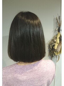 ウィーク 梅田(UiiC) ナチュラルボブ 大人オリーブ uiic sachi