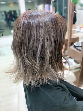 フォープレイス(FOUR PLACE) バレイヤージュアッシュ