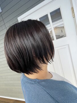 ルート(root) 暗いなかにも透明感　グローアイリス