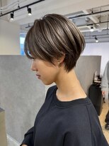 メリー オオサカ(Merly Osaka)&nbsp;おしゃれショートスタイル_smoky highlight_