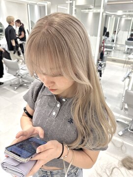 アールプラスヘアサロン(ar+ hair salon) ブロンドミルクティーカラー