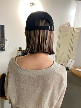 トナリ(tonari) 丸くならないボブ×アンブレラルーツカラー