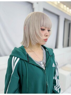 ネフ(NeF) ホワイトベージュのレイヤーボブ＊