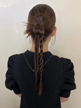 ホテリー(Hotely) ヘアセット結婚式お呼ばれダウンスタイル
