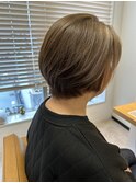 【根元フワッと】明るめ白髪ぼかしショートボブ