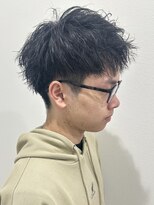 ヒュイル バイ ニアウ(Hwyl by Niau) メンズアップバング爽やかパーマスパイラルパーマ刈り上げ