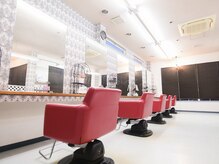 アンディー(ANDY)の雰囲気（店内は明るく広々とした空間）