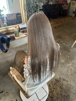 ウィークエンド(WEEKEND) 憧れのホワイティーベージュ