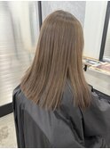オリーブベージュ
