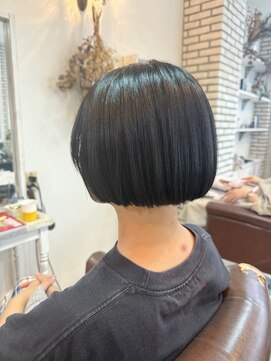 クッキー ヘアーアンドメイク(COOKIE Hair&Make) 【COOKIE】ブルーブラック×ミニボブ