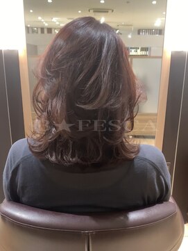 美容室 ビ フェスカ(B FESCA) 「大人の余裕を感じさせる、ふんわりレイヤー」