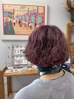 プランタン(Printemps)&nbsp;大人可愛いレッドブラウン小顔ウェーブコンパクトショート30代