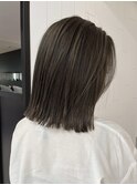 オリーブグレージュ