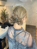 サンルーム(SUN room) ツインおだんごゆるふわツインアレンジハイトーン結婚式ヘア