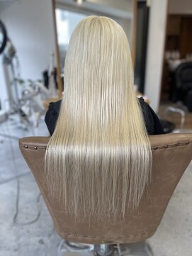 フツーロ 栄(FUTURO) プルエクステ　エクステ　ハイトーン　ブロンドヘア