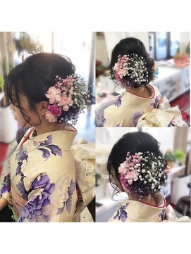 ムーブ(Moob) ボリュームたっぷりな生花でより女性らしくゴージャスに【別府】