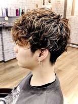 サロンドクロエ(Salon de Chloe)&nbsp;韓国風マッシュ／ツーブロック／スパイラルパーマ／波巻きパーマ