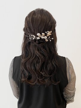 アヴェイル ヒロオ(a'vail Hiroo) ゆるふわ波巻きハーフアップヘアセット