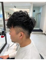 イメージア 町田店(IMAGE A)&nbsp;スペインカール風刈り上げ黒髪メンズ短髪スタイル