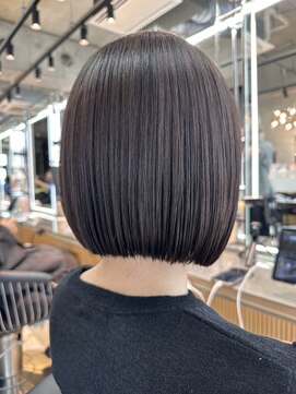 ロンドルピナス 小倉(Lond Lupinus) ブルーブラック/ワイドバング/美髪のススメ/外ハネボブ/北九州