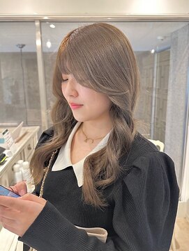 クレビア 名古屋(CreBiA) ゆるふわ巻きスタイル×ミルクティーアッシュ