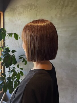 アトリエ ジェイディ(AtelierJ.D.) パツっとミニボブ